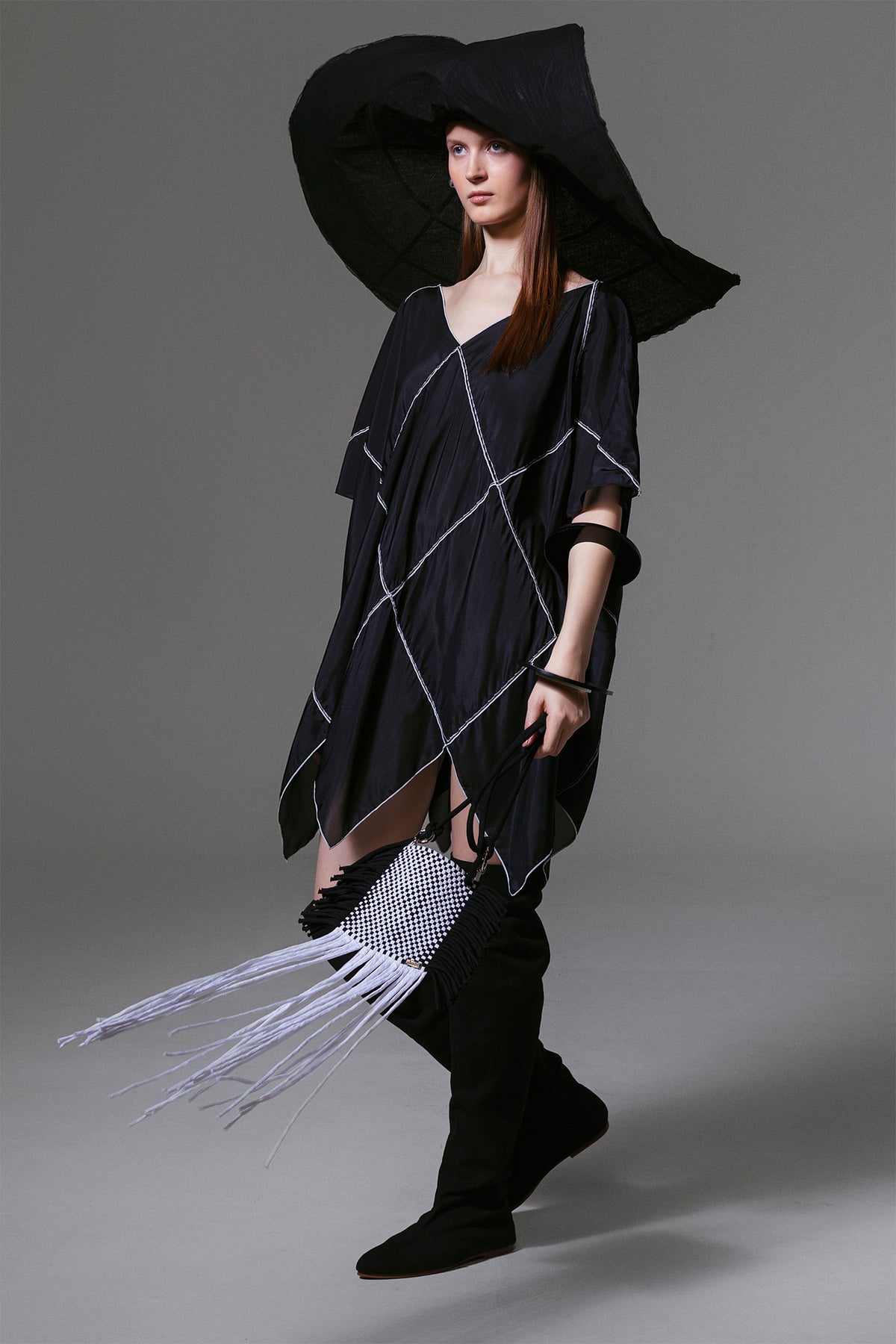 Mergie - Contrast Zigzag Stitches Handkerchief Short Kaftan
