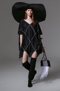Mergie - Contrast Zigzag Stitches Handkerchief Short Kaftan