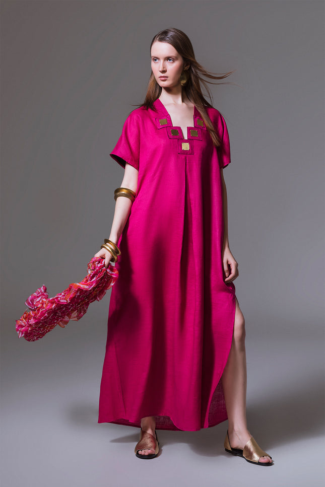 Leinoa - Deep neck kaftan with square gold plat embellishment