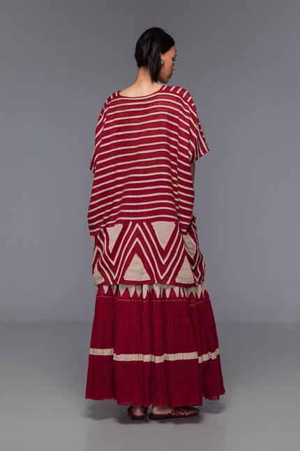 Ayleen - Oversized Tunic with Graphic Appliqué