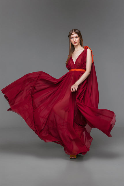 Hyma - Sleeveless Long Dress with Train