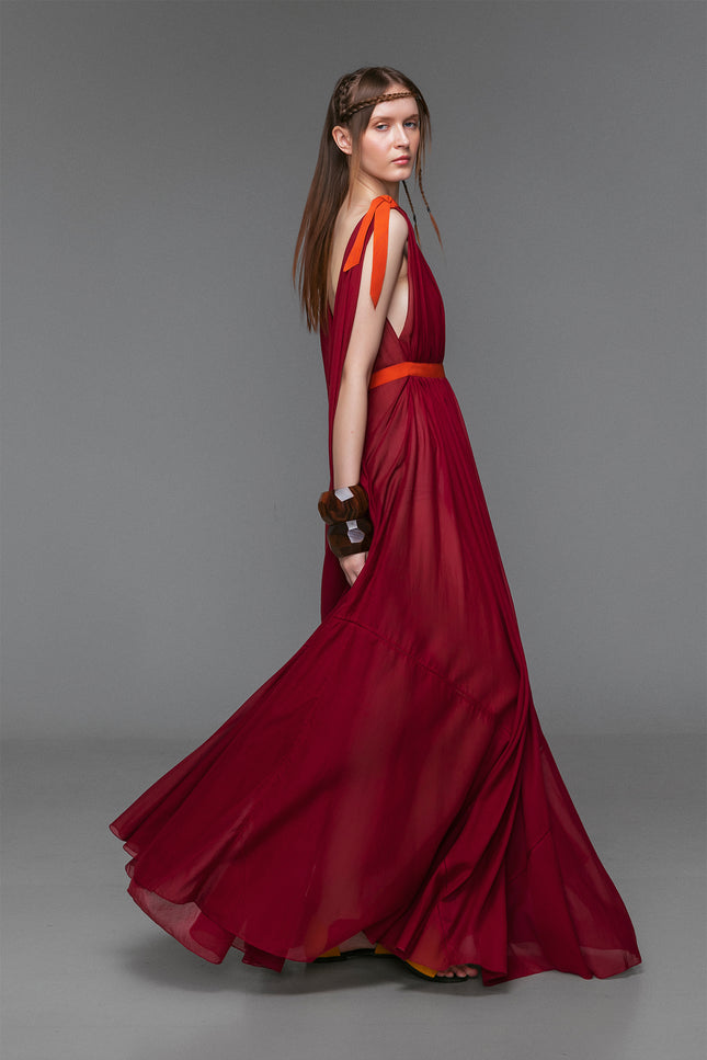 Hyma - Sleeveless Long Dress with Train