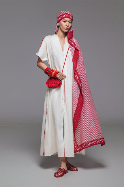 Odis - Contrast Binding V Neck Kaftan