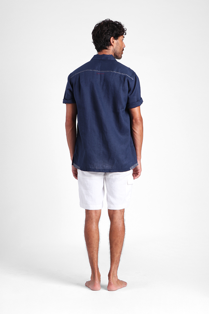 Eka - Short sleeves camp shirt with contrast color hemline hand stitching