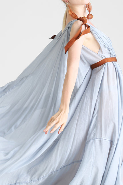 Hyma - Sleeveless long dress with train