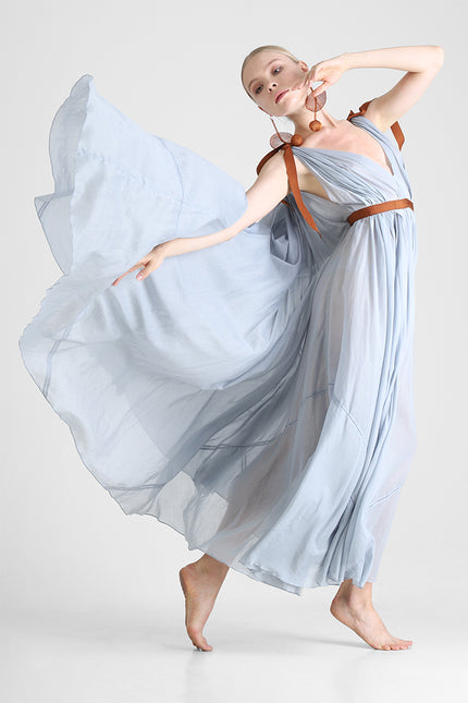 Hyma - Sleeveless long dress with train