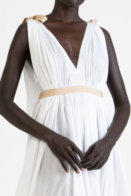 Hyma - Sleeveless long dress with train