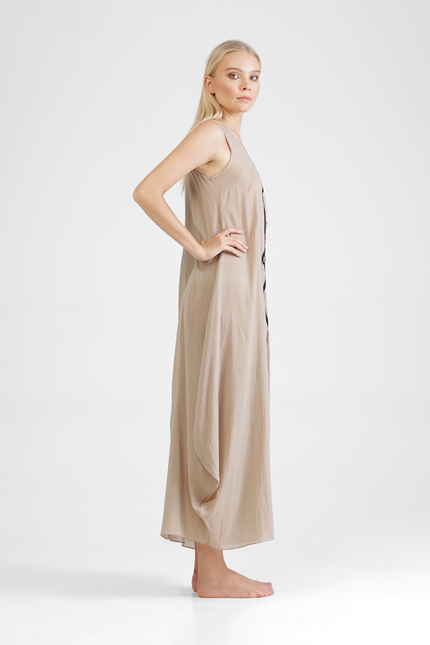 Hilja - Kaftan with abstract figure and asymmetrical sleeve