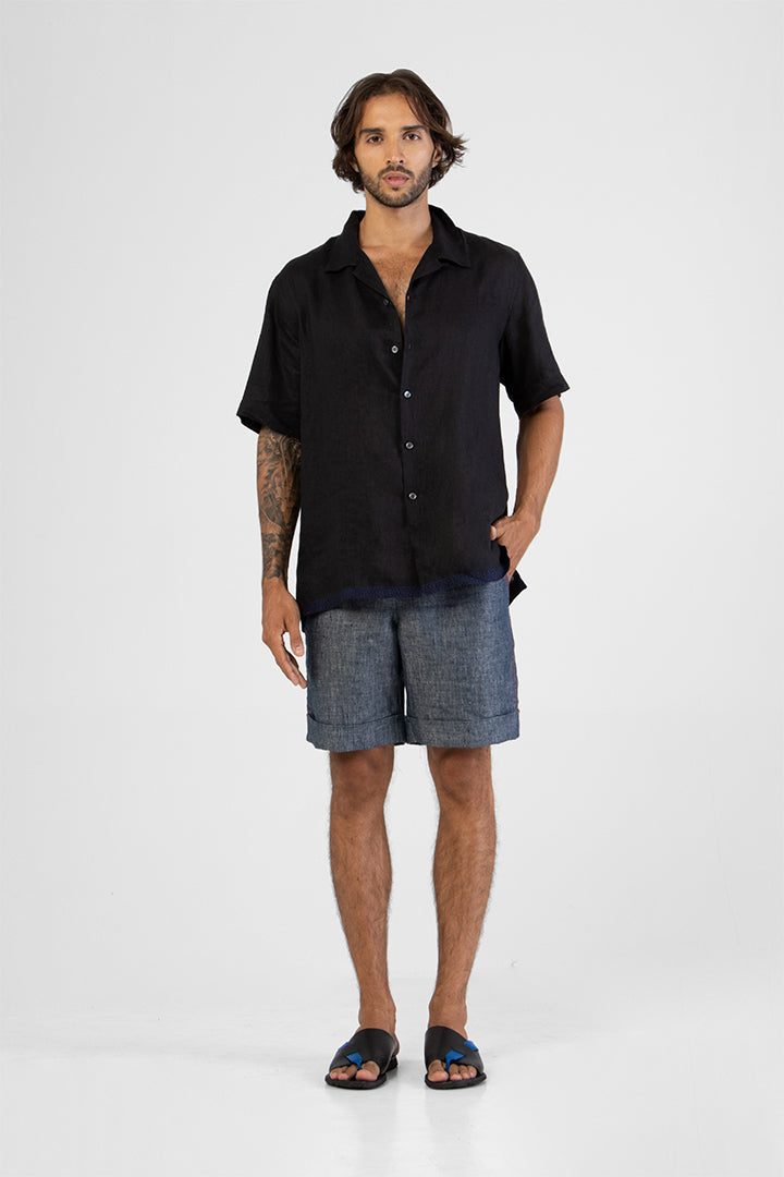 Eka - Short sleeves camp shirt with contrast color hemline hand stitching