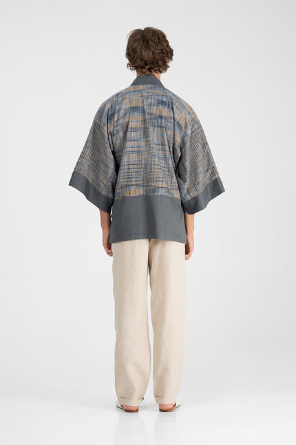 Kuhu - Reversible khadi short kimono.