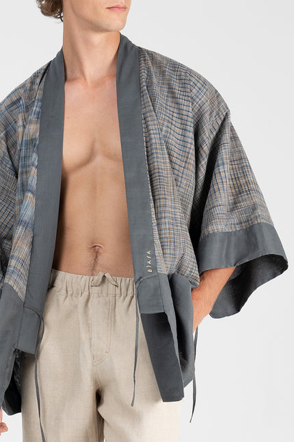 Kuhu - Reversible khadi short kimono.