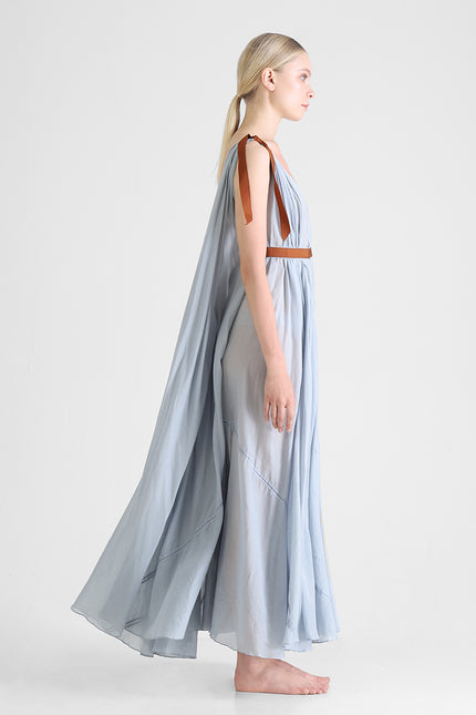 Hyma - Sleeveless long dress with train