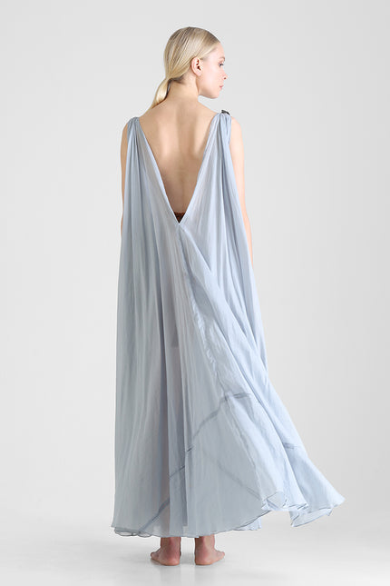 Hyma - Sleeveless long dress with train