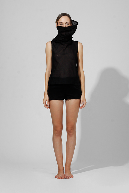 Dyami - Turtle Neck Sleeveless Top