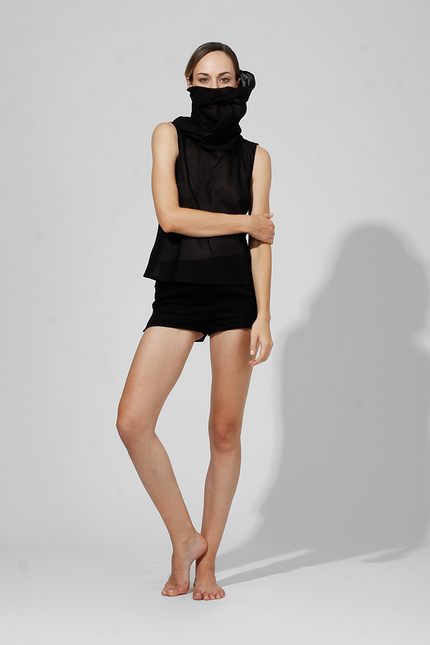 Dyami - Turtle Neck Sleeveless Top