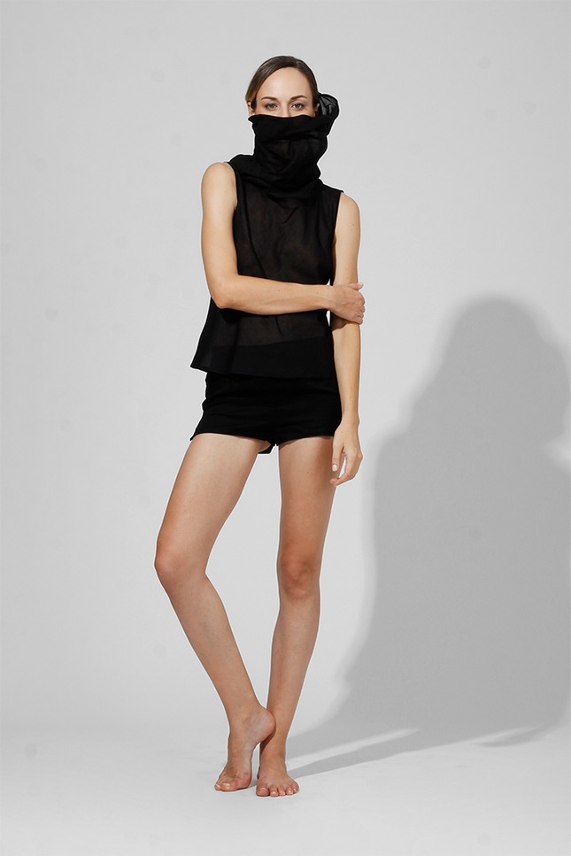 Dyami - Turtle Neck Sleeveless Top