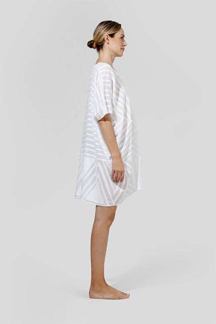 Ayleen - Oversized Tunic with Graphic Appliqué